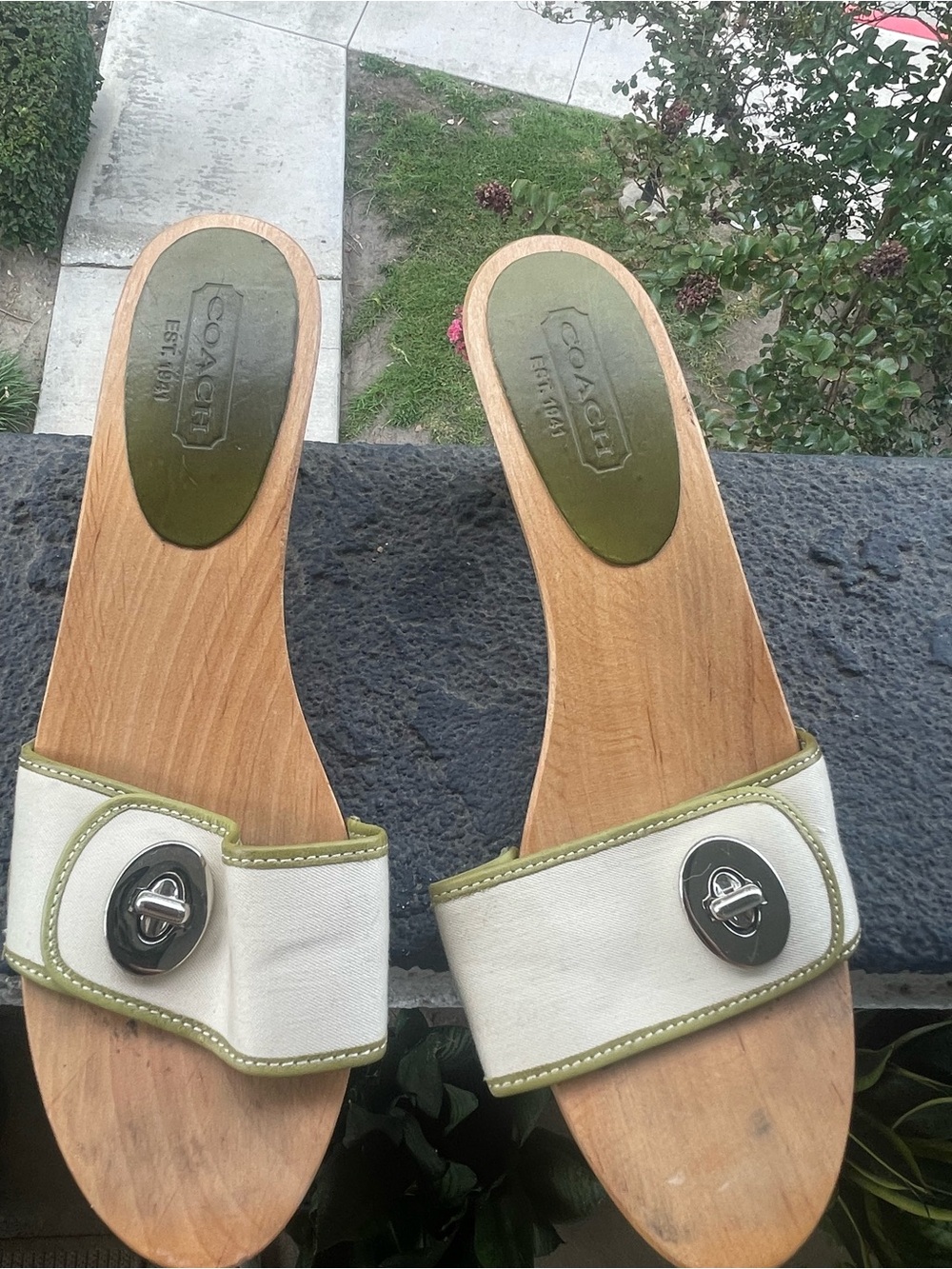Coach White and Green Trim Leather Slide Sandals